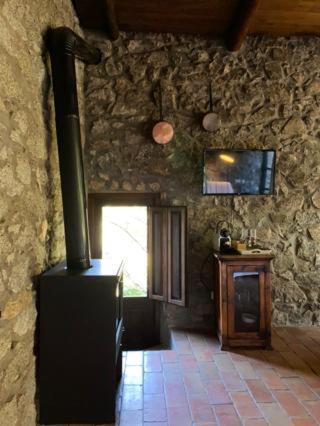 Gasthaus Mas Roquet Maçanet de Cabrenys Exterior foto