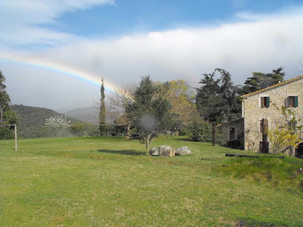 Gasthaus Mas Roquet Maçanet de Cabrenys Exterior foto